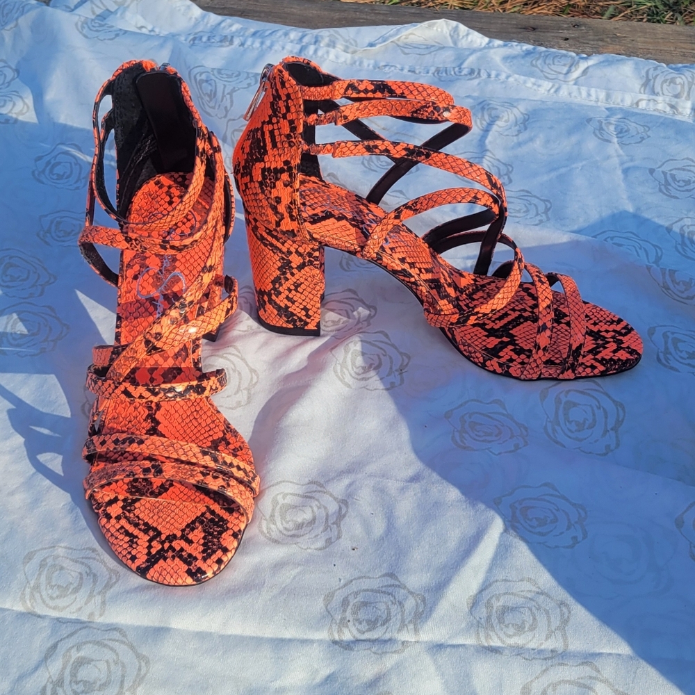 Size 6 1/2 Jessica Simpson heels